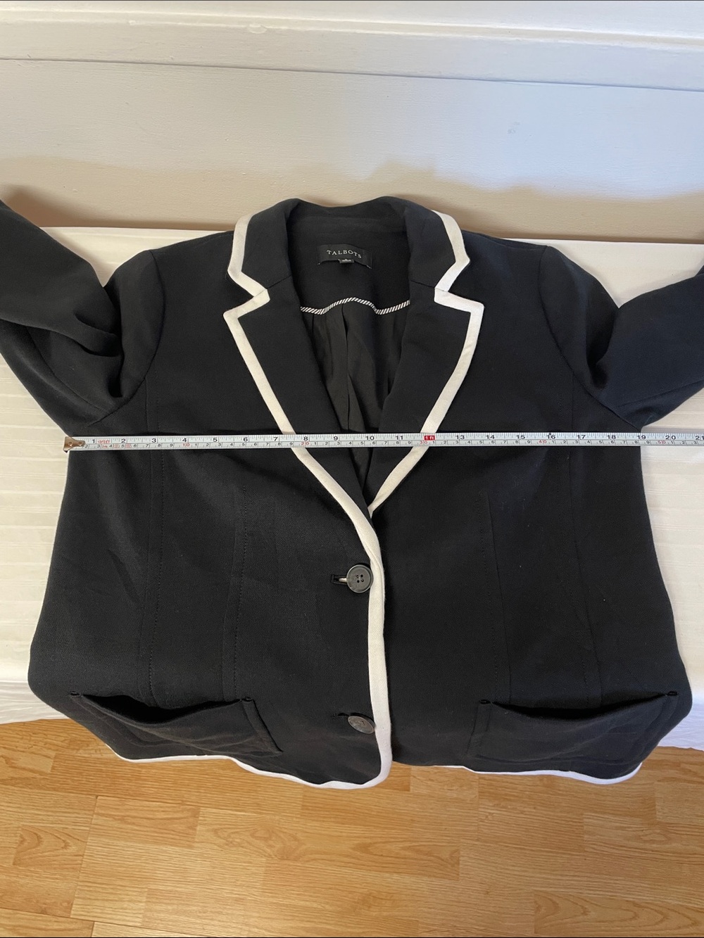 Talbots pique knit blazer 2 button piped black with white trim women’s size 8 - Picture 12 of 16